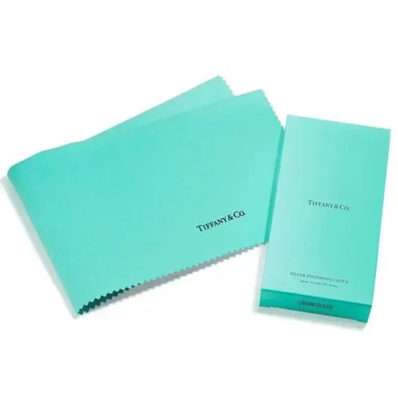 NIB Beautiful TIFFANY & CO. 18X18 AUTHENTIC POLISHING CLOTH - Picture 4 of 5